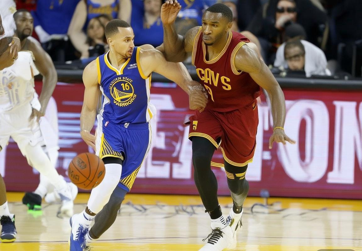 2016年NBA经典对决：勇士与步行者激战解析(图3)